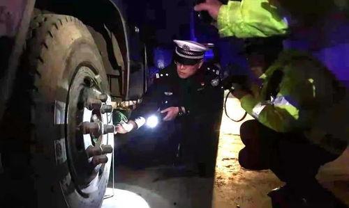 中国吃瓜群众看热闹视频,围观视频中的热闹瞬间