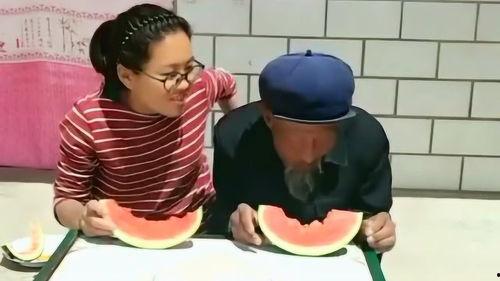 跟爷爷比赛吃瓜视频下载,爷爷与孙子吃瓜大赛视频下载回顾