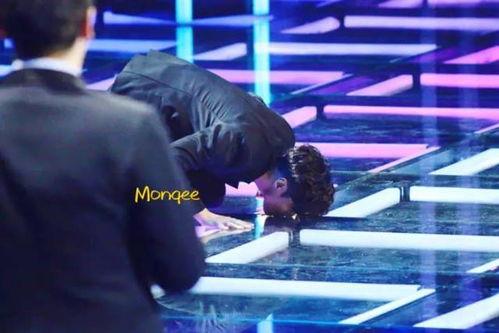 吃瓜的张艺兴完整视频,趣味互动，揭秘娱乐圈幕后故事