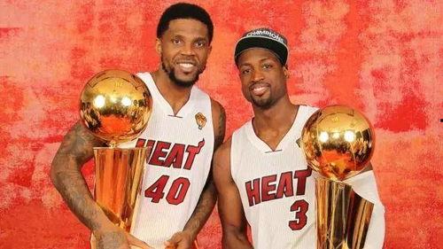 詹韦吃瓜现场视频,揭秘篮球场上的欢乐瞬间