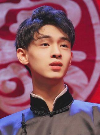 德云社吃瓜秦霄贤视频,秦霄贤搞笑演绎，笑料百出