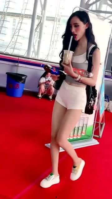 模特大姐吃瓜视频大全集