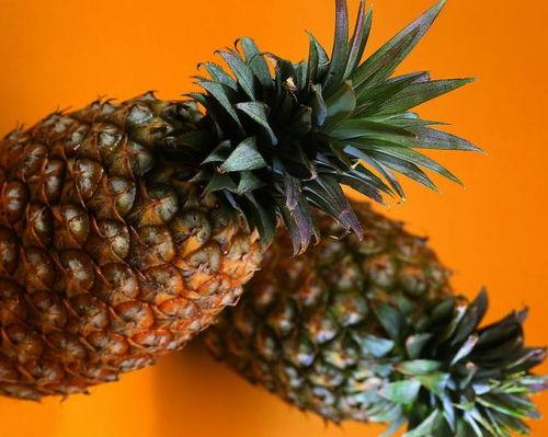 菠萝吃瓜视频,揭秘网红美食背后的故事