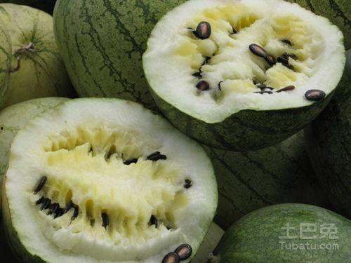 籽瓜怎么切方便吃视频,轻松美味，一招搞定