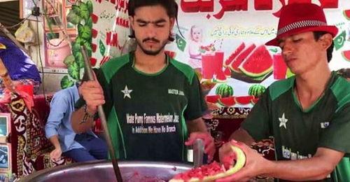 印度小伙吃瓜被打视频,引发社会关注与反思