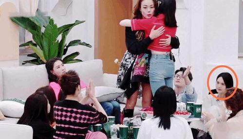 南京小姐姐吃瓜事件视频