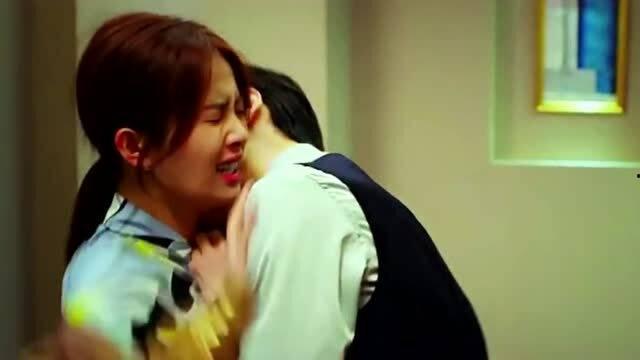 吃瓜现场尴尬瞬间视频,吃瓜现场视频笑料百出