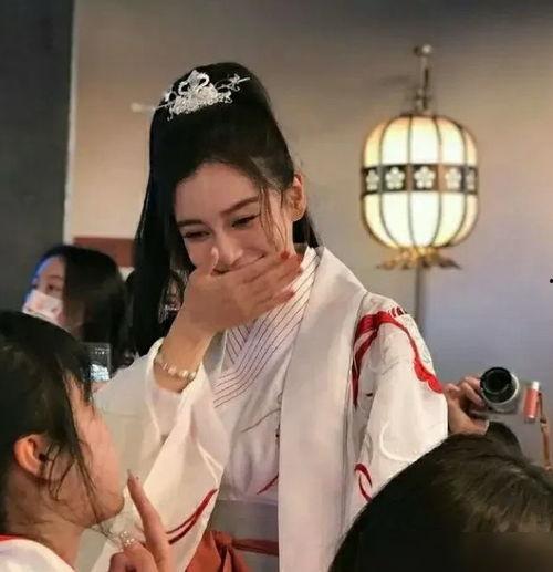 汉服袒露吃瓜事件视频,吃瓜群众热议传统与现代的碰撞