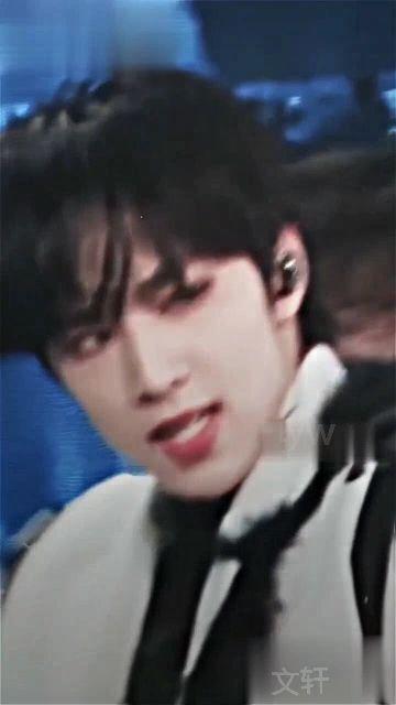 爆料刘耀文吃瓜视频,揭秘娱乐圈背后的惊人真相