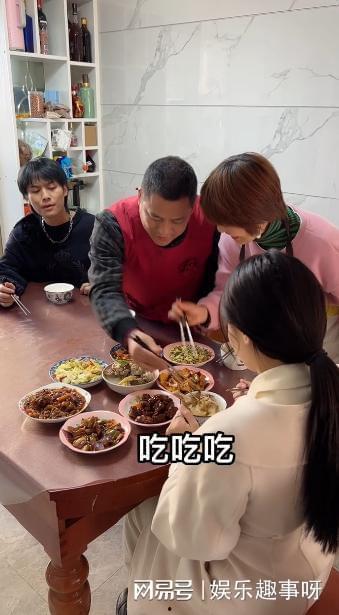 小杨哥吃白瓜视频大全,视频大全带你领略瓜香四溢