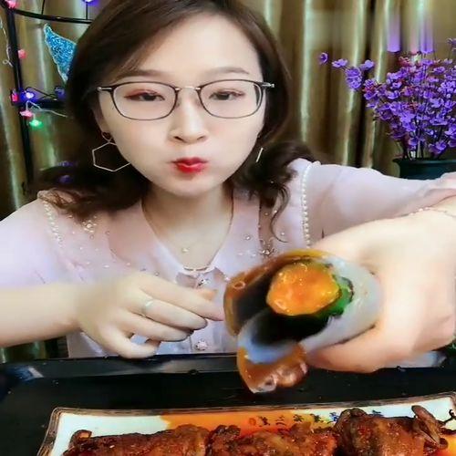 小姐姐吃大瓜视频大全在线观看,小姐姐吃大瓜视频大全，精彩瞬间尽收眼底