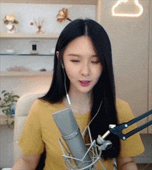 邓紫棋在吃瓜视频