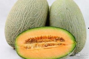 美国吃哈密瓜的视频,感受中国水果魅力
