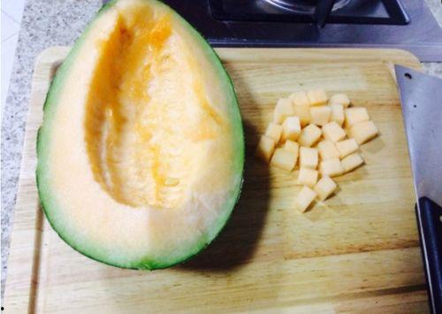 宠物吃哈密瓜好不好呢视频