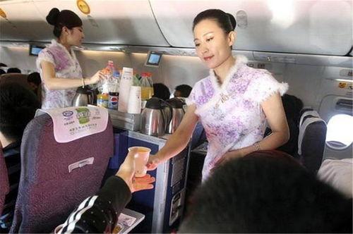 湖南空姐吃瓜事件视频,空中意外插曲引发热议