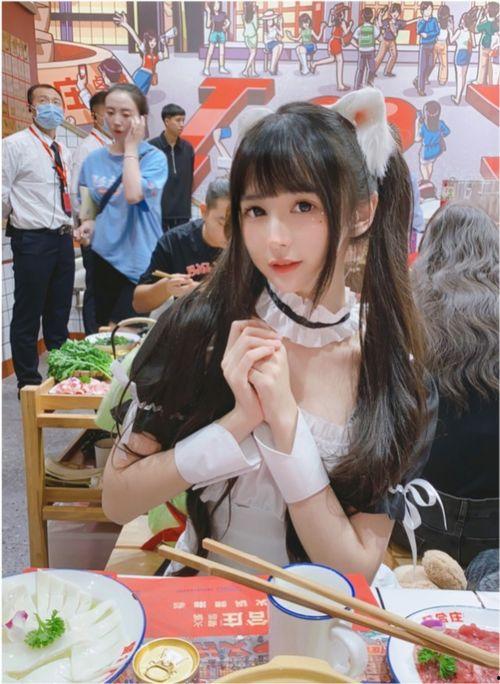 吃瓜蔡萝莉视频,揭秘网红日常幕后趣事