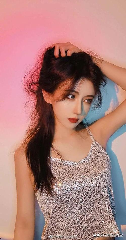 吃瓜蔡萝莉视频,揭秘网红日常幕后趣事