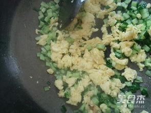 瓜花可以炒鸡蛋吃吗视频,家常美味新尝试