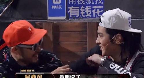 男孩吃瓜照片真实图片视频,男孩与夏日瓜果的欢乐瞬间