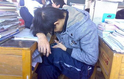 魏县小孩吃瓜事件视频,一场引发社会关注的食品安全风波