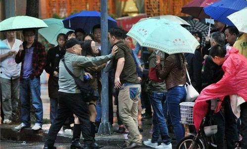 魏县小孩吃瓜事件视频,一场引发社会关注的食品安全风波