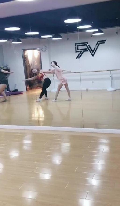 最新跳舞吃瓜视频