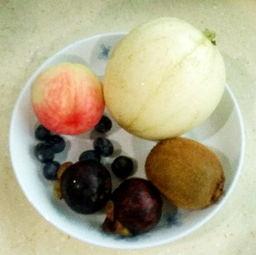 蜜瓜怎么喂宝宝吃的视频,蜜瓜宝宝辅食制作与喂养技巧