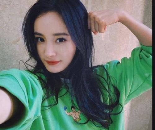 杨幂在线吃瓜视频,揭秘娱乐圈幕后真相